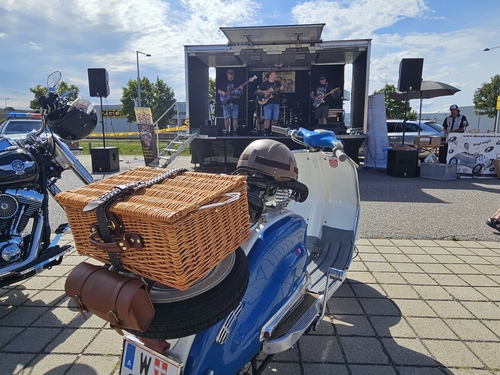 Das Space Shuttle Discovery startet zu seinem Erstflug (1984)