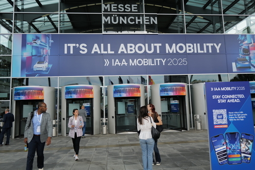 Die erste Folge der Serie "Star Trek" (Raumschiff Enterprise) wird ausgestrahlt (1966)