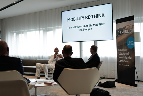 Die erste Folge der Serie "Star Trek" (Raumschiff Enterprise) wird ausgestrahlt (1966)