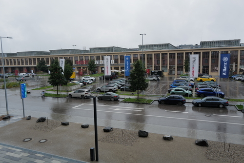 Der deutscher Modeschöpfer Karl Lagerfeld wird geboren (1933)