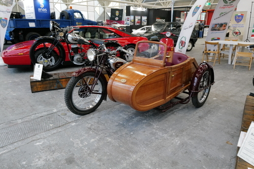 Die erste Lokomotive fährt die Strecke Mürzzuschlag-Payerbach über den Semmering (1853)