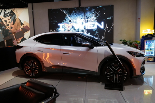 Der Suezkanal mit einer Länge von 164 km wird eröffnet (1880)