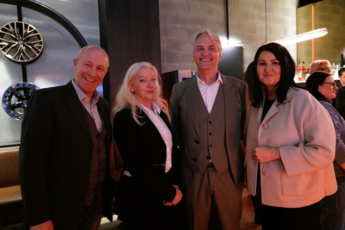 Der Suezkanal mit einer Länge von 164 km wird eröffnet (1880)