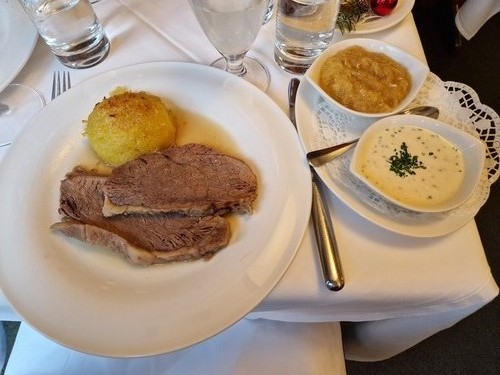 Der Automobilpionier Carl Benz wird in Mühlburg geboren (1844)