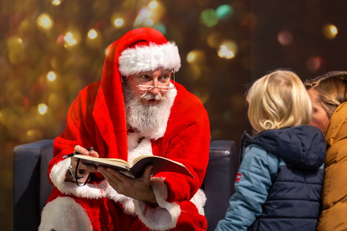 Für Fans und Familien: Großes weihnachtliches Jahresfinale in der Toyota Collection