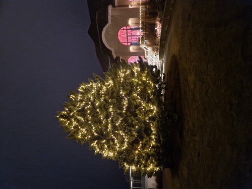 Neil Papworth verschickt das erste SMS mit dem Text "Merry Christmas" im britischen Vodafone-Netz (1992)