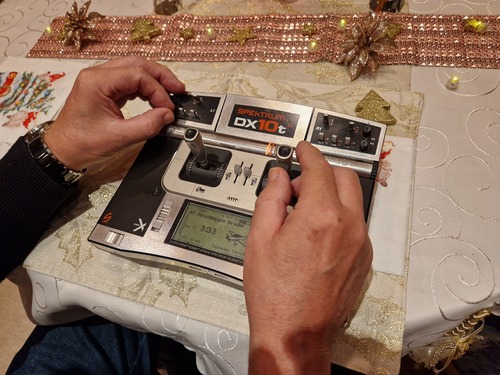 Der Automobildesigner Harm Lagaay wird in Den Haag, Niederlande geboren (1946)