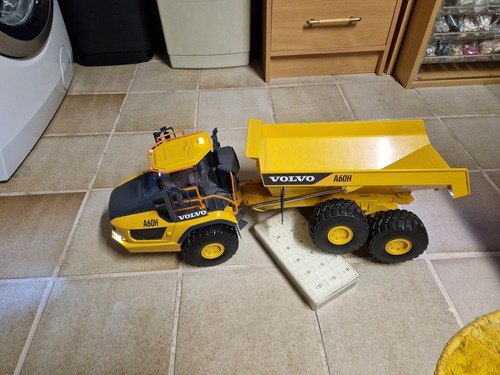 Der Automobildesigner Harm Lagaay wird in Den Haag, Niederlande geboren (1946)