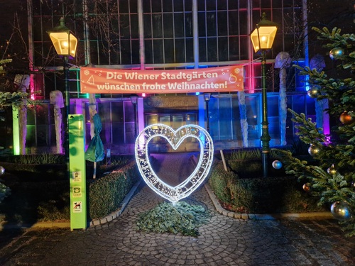 Der Automobildesigner Harm Lagaay wird in Den Haag, Niederlande geboren (1946)
