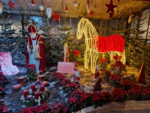 Der Automobildesigner Harm Lagaay wird in Den Haag, Niederlande geboren (1946)