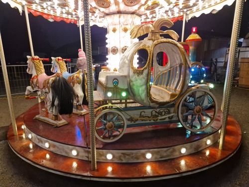 Der Automobildesigner Harm Lagaay wird in Den Haag, Niederlande geboren (1946)