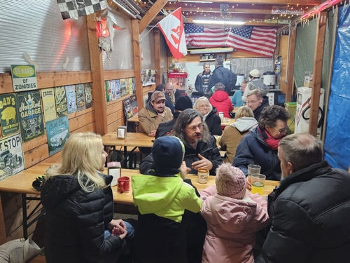 Der österreichische Rennfahrer Karl Wendlinger wird in Kufstein geboren (1968)