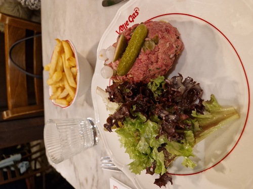 Die Oper "Der Fliegende Holländer" von Richard Wagner wird in Dresden uraufgeführt (1843)