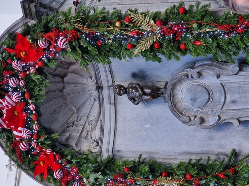 In der "New York Times" wird erstmals der Begriff "Automobile" verwendet (1899)