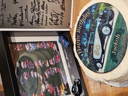 Der Schweizer Oskar Bider überfliegt in einer Blériot XI als erster Mensch die Pyrenäen (1913)