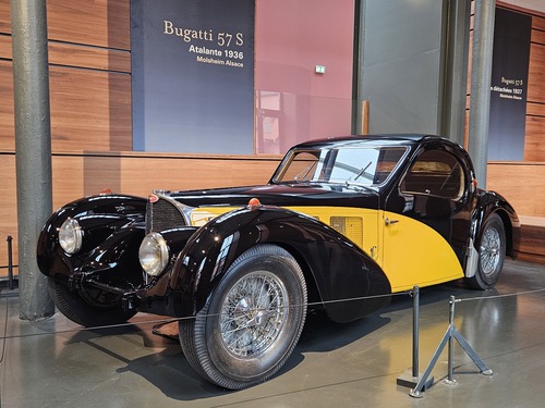 Wolfgang Amadeus Mozart wird in Salzburg geboren (1756)