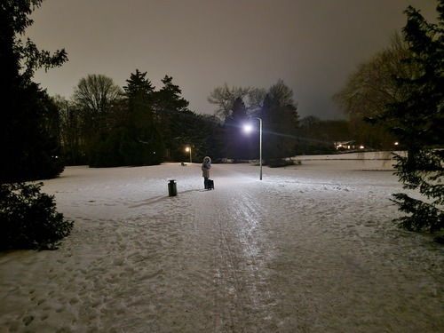 Der österreichische Filmpionier und Renfahrer Sascha Graf Kolowrat wird geboren (1886)