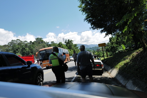Der italienische Rennfahrer Arturo Merzario wird in Civenna (CO) geboren (1943)