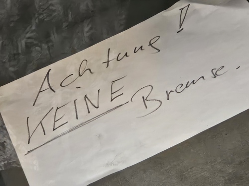 Der Brite Stephen Perry erhält ein Patent auf das von ihm erfundene Gummiband aus Naturkautschuk (1845)