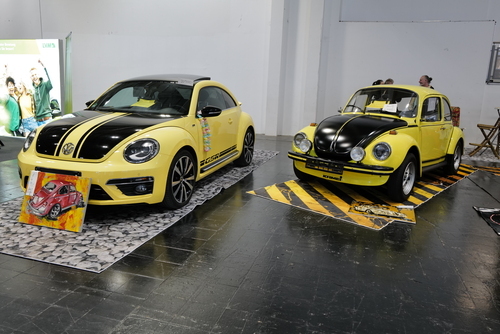 Die erste Boeing 737 der Version 100 startet zu ihrem Jungfernflug (1967)