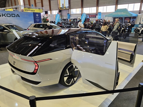 Mike Hawthorn, der erste englische Formel 1 Weltmeister, wird geboren (1929)