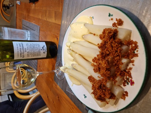 Leonardo da Vinci wird in Anchiano bei Vinci geboren (1452)