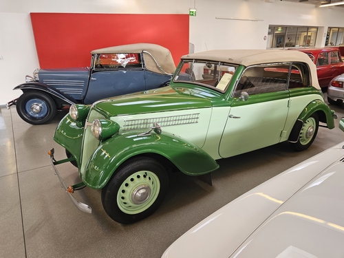 Schweden stellt am "Dagen H" endgültig von Links- auf Rechtsverkehr um (1967)