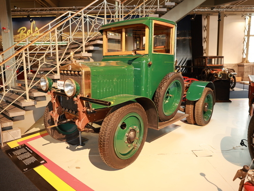 In Berlin wird die weltweit erste Diesellokomotive fertiggestellt (1912)
