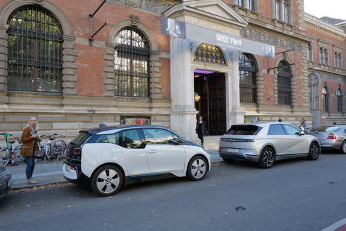 Kässbohrer verkauft die Wortmarke "Bulli" an VW - womit der "Bulli" auch offiziell heißen darf (2007)