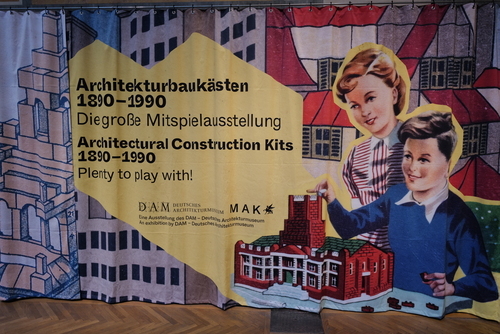 Kässbohrer verkauft die Wortmarke "Bulli" an VW - womit der "Bulli" auch offiziell heißen darf (2007)